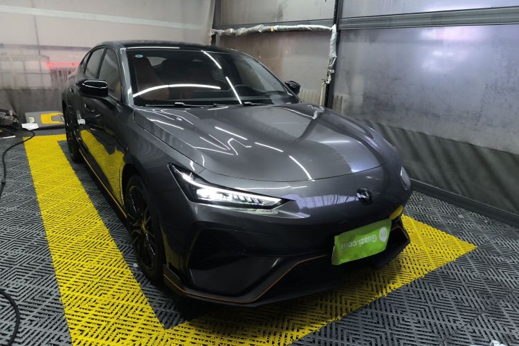 长安UNI-V 2025款 第三代 2.0T 劲擎型车身外观3