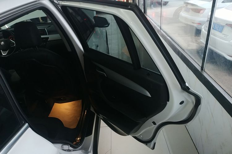 宝马X1 2018款 sDrive20Li 领先型中控内饰45