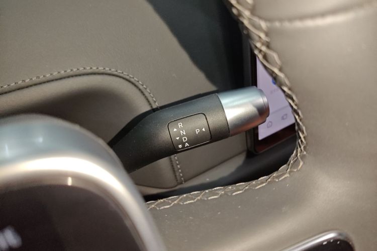 理想汽车 理想L6 2025款 Pro 智能焕新版中控内饰18