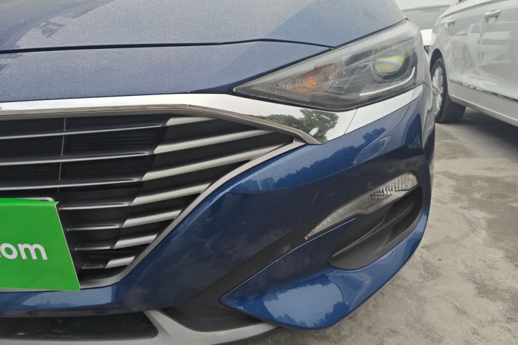 现代 菲斯塔 2019款 240TGDi 运动版 国V局部细节36