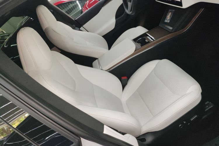 特斯拉 Model X 2023款 双电机全轮驱动版局部细节41