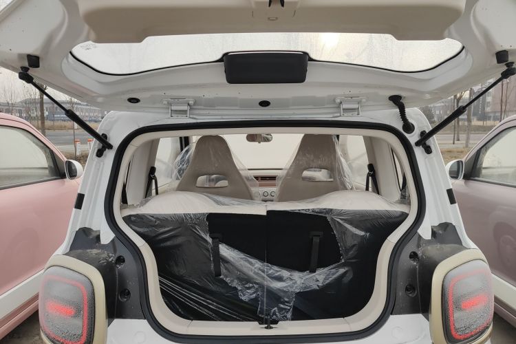 奔腾小马 2026款 222km 萌趣马 Plus机舱底盘23