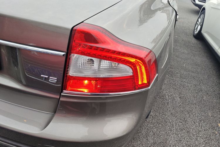 沃尔沃S80L 2015款 2.0T T5 智逸版车身外观9