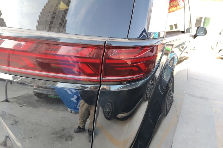 腾势D9 2022款 EV 600 四驱旗舰型车身外观9