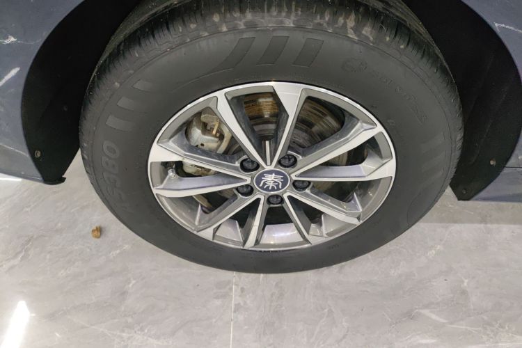 比亚迪 秦PLUS 2023款 冠军版 DM-i 55KM领先型车身外观6008