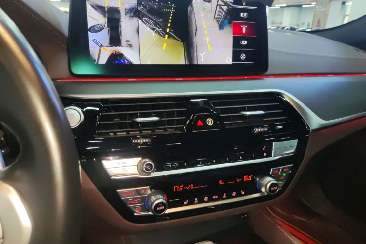 宝马5系 2023款 530Li 领先型 M运动套装中控内饰16