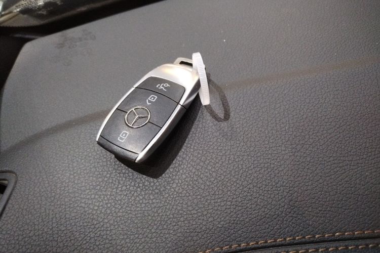 奔驰GLB 2021款 GLB 200 时尚型中控内饰11