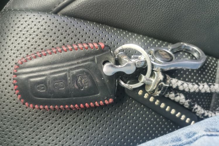 现代 胜达 2015款 2.4L 自动两驱智能型 5座中控内饰11