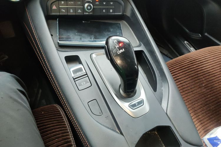 哈弗F7 2021款 2.0T 两驱i动中控内饰18