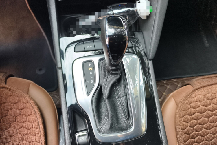 别克 君威 2019款 20T 豪华型 国VI中控内饰18