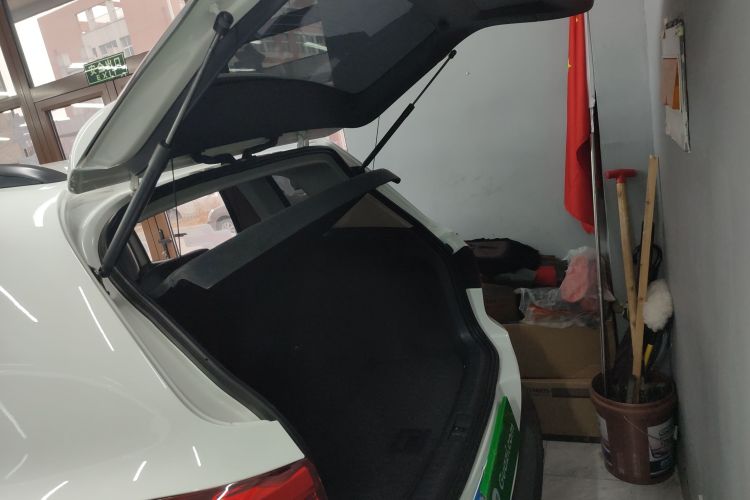 大众 途观 2016款 300TSI 手动两驱风尚版机舱底盘23