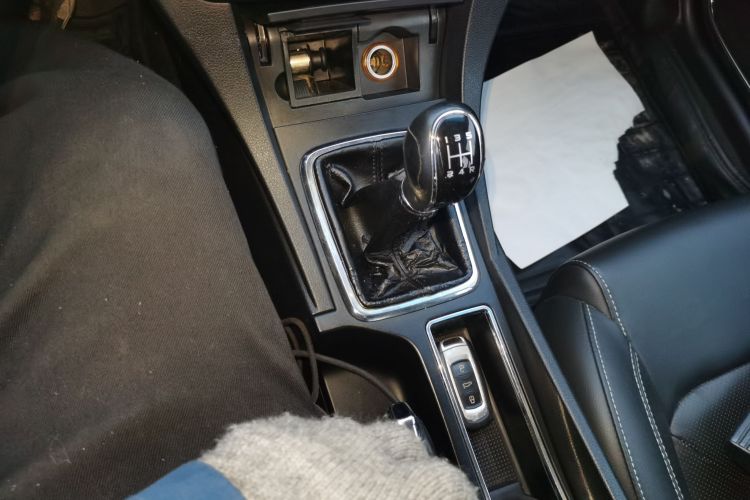 吉利汽车 帝豪 2017款 三厢百万款 1.5L 手动向上版中控内饰18