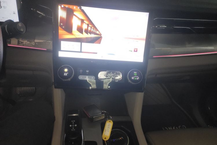 领克09 EM-P 2023款 2.0TD EM-P 远航版AM 六座中控内饰16