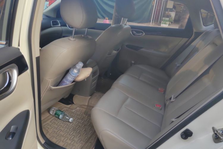 日产 轩逸 2016款 1.6XV CVT智享版中控内饰21