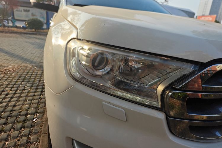 福特 撼路者 2016款 2.0T 汽油自动四驱旗舰版车身外观8