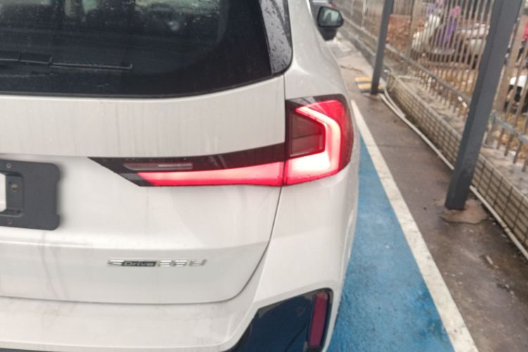 宝马X1 2023款 sDrive25Li M运动套装车身外观9