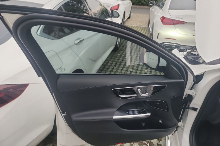 奔驰C级 2023款 C 200 L 运动版中控内饰7007