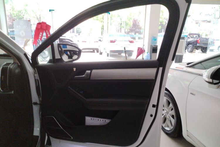 比亚迪 唐 2018款 2.0T 自动智联尊贵型 5座 国V中控内饰7005