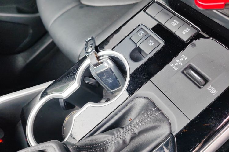 丰田 皇冠陆放 2022款 2.5L HEV两驱精英版中控内饰7001