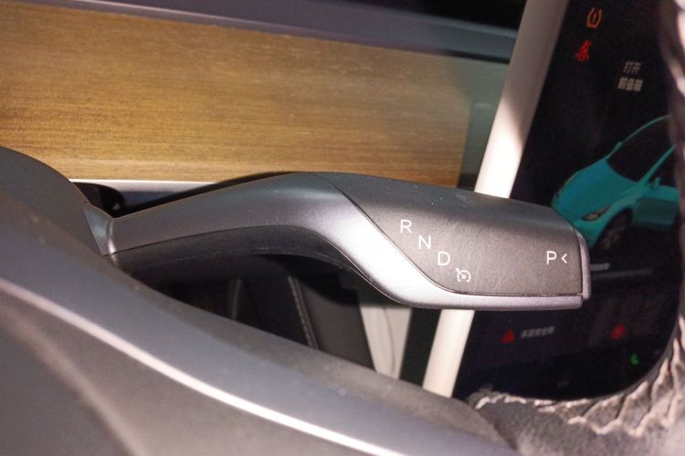 特斯拉 Model Y 2021款 标准续航后驱版中控内饰18