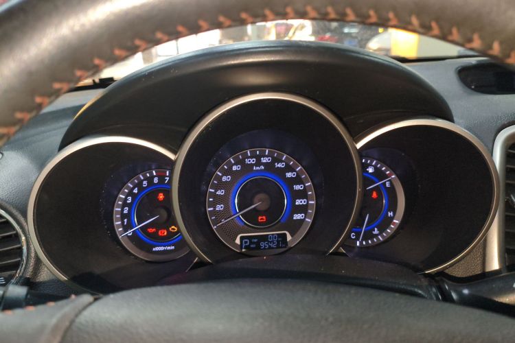 长安 逸动 2015款 1.6L 自动俊酷型 国IV中控内饰14