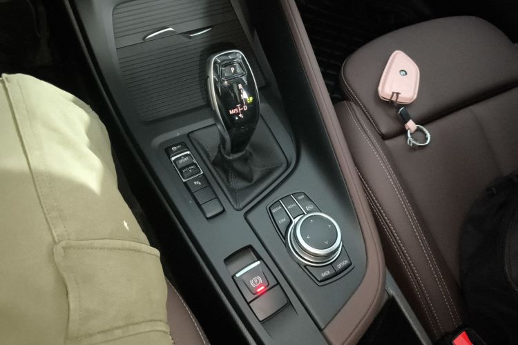 宝马X1 2022款 sDrive25Li 领先型中控内饰18