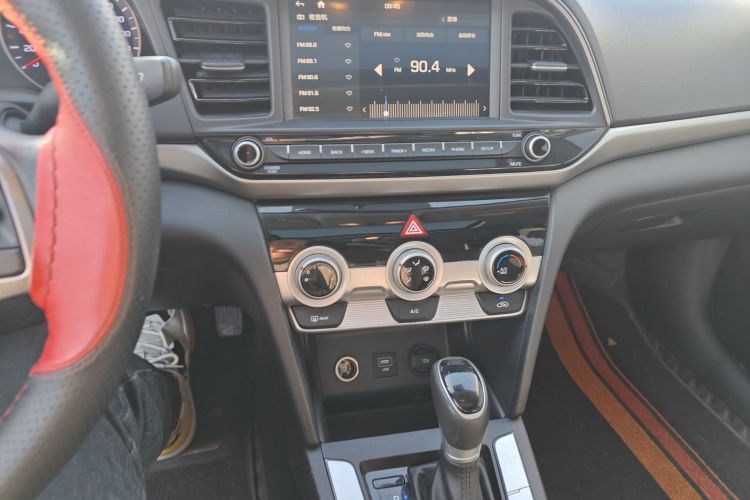 现代 领动 2019款 1.5L CVT智炫·精英型中控内饰16