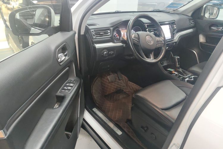 Jeep 大指挥官 2020款 2.0T 两驱精英版中控内饰20