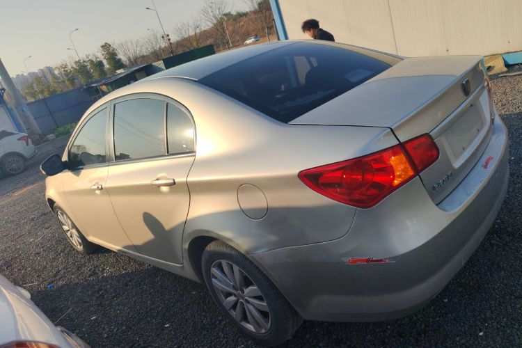 荣威350 2014款 1.5L 自动迅悦版车身外观4