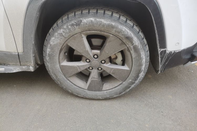 Jeep 自由光 2016款 2.4L 75周年致敬版车身外观6007