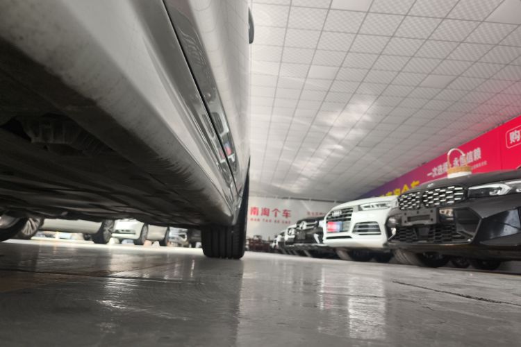 宝马3系 2019款 320Li M运动曜夜版局部细节9002