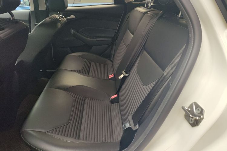 福特 福克斯 2018款 两厢经典 EcoBoost 125 自动超能风尚型智行版中控内饰21