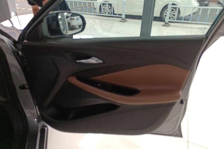 别克 威朗 2022款 Pro 533T 乐享版中控内饰7005