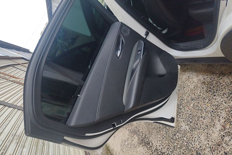 凯迪拉克XT4 2018款 28T 两驱领先型中控内饰7008