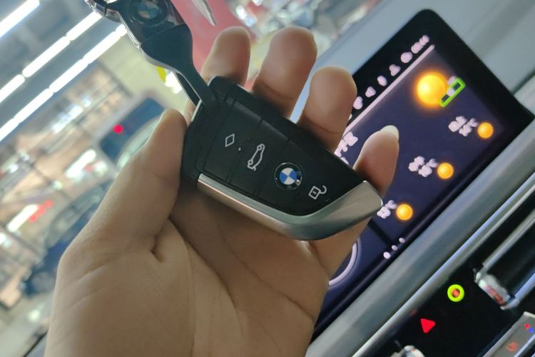 宝马X3 2023款 改款 xDrive30i 领先型 M曜夜套装中控内饰11