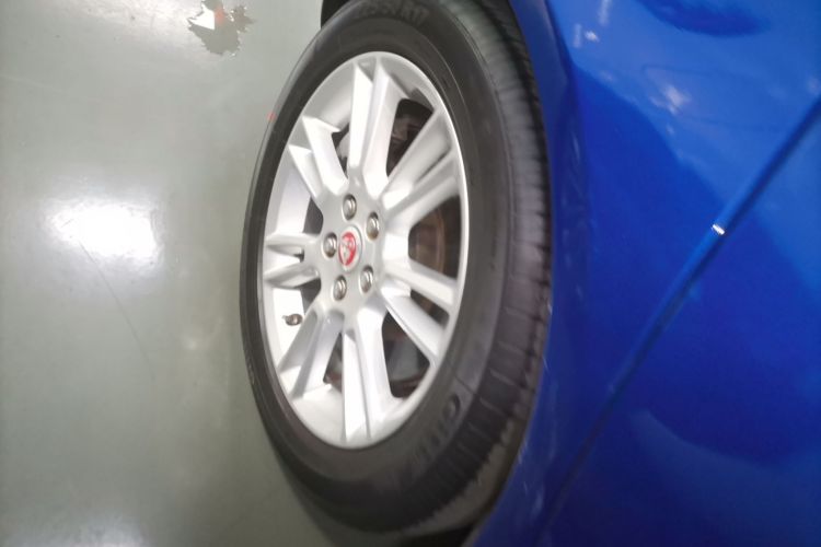 捷豹XEL 2018款 2.0T 200PS 精英版车身外观6008