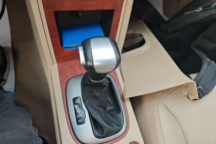 荣威350 2014款 1.5L 自动迅悦版中控内饰18