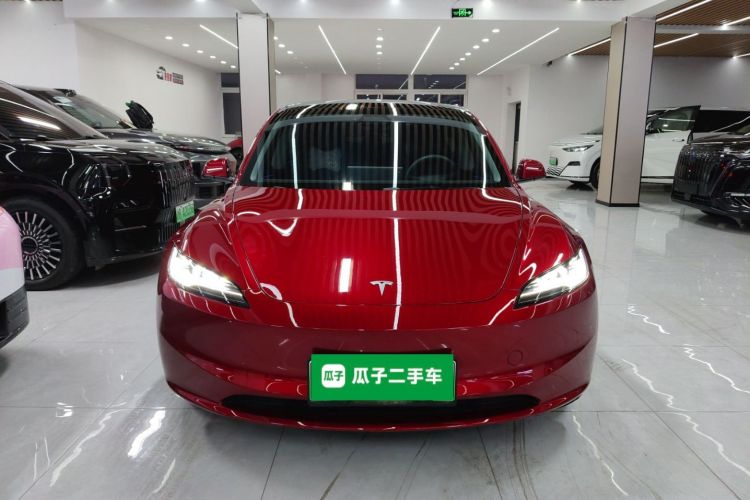 特斯拉 Model 3 2023款 长续航全轮驱动版车身外观2