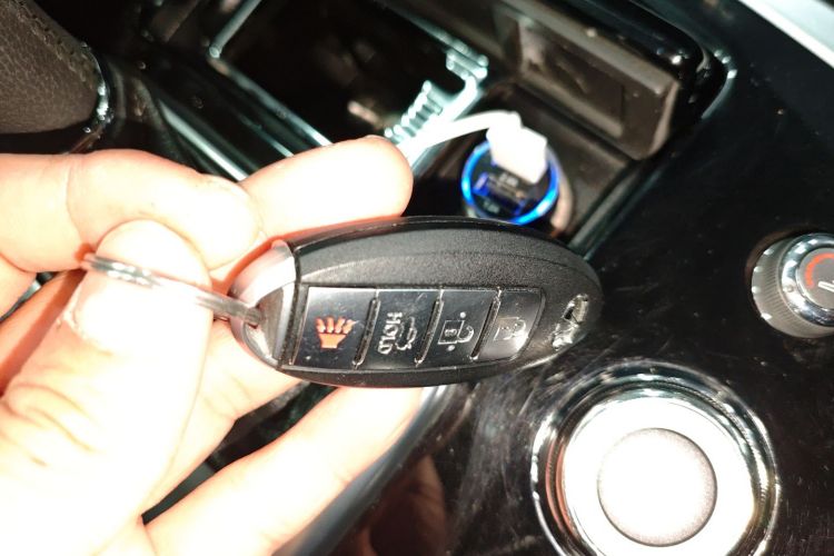 英菲尼迪Q70 2017款 Q70L 2.5L 精英版中控内饰11