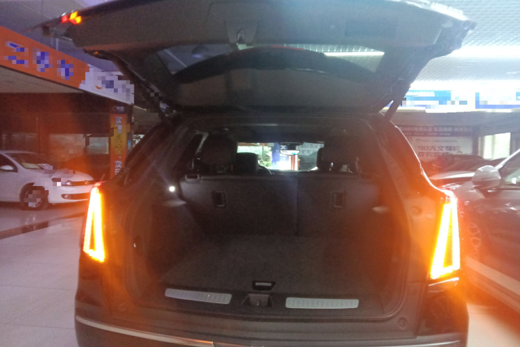 凯迪拉克XT5 2023款 2.0T 四驱尊贵型（至臻版）机舱底盘23