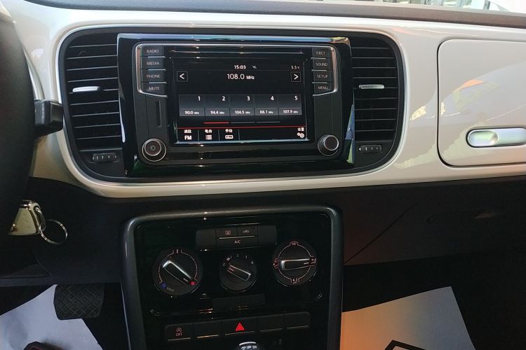 大众 甲壳虫 2017款 180TSI 宜乐版中控内饰16