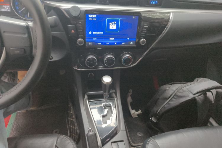 丰田 卡罗拉 2014款 1.6L CVT GL-i真皮版中控内饰16