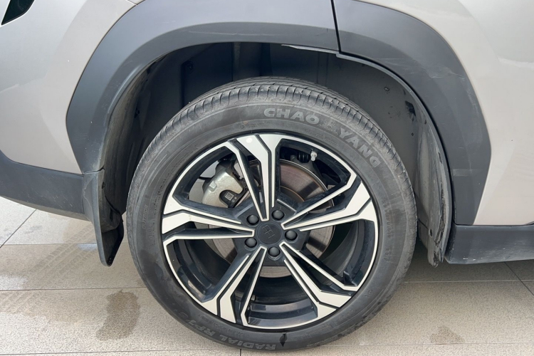 吉利银河 银河L7 2024款 1.5T 115km PLUS  龙腾版车身外观6008