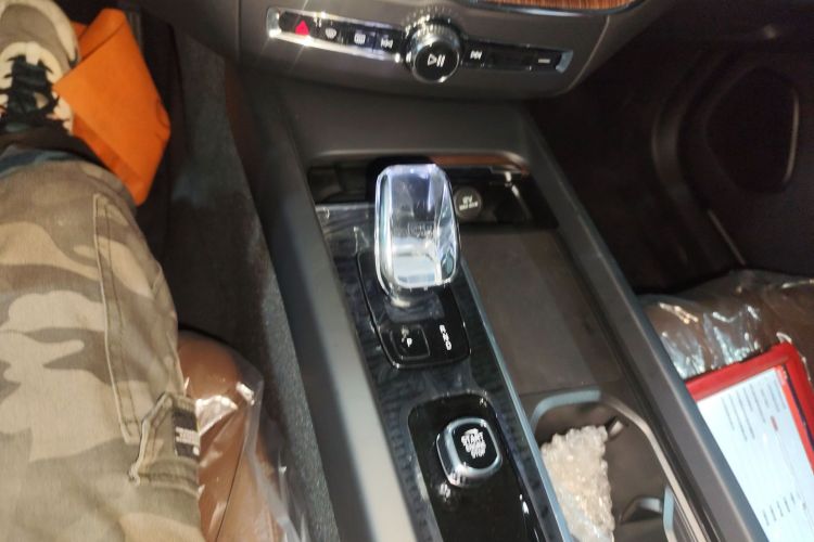 沃尔沃XC60 2025款 B5 四驱智远豪华版中控内饰18