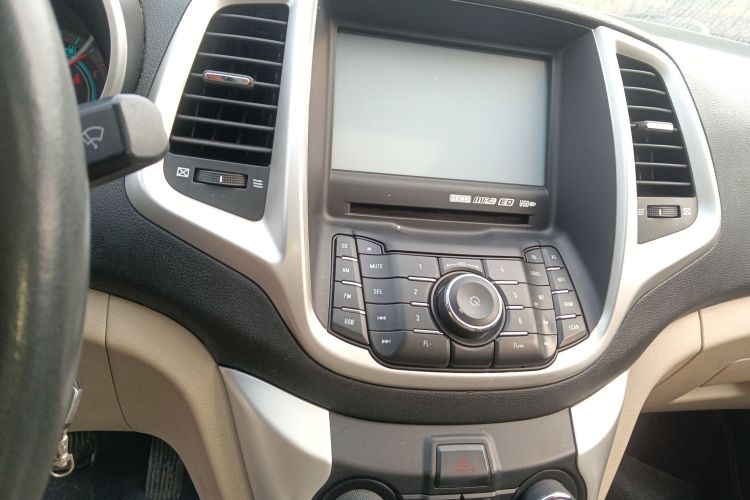 长安 逸动 2014款 1.6L 自动豪华型中控内饰16