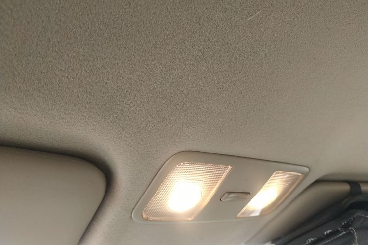 现代 瑞纳 2014款 1.4L 自动智能型GLS局部细节22