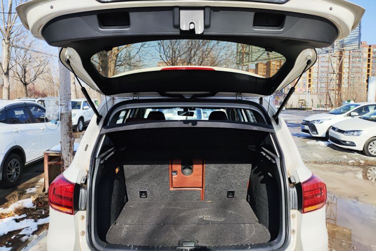 大众 途观 2015款 1.8TSI 自动两驱舒适版机舱底盘23