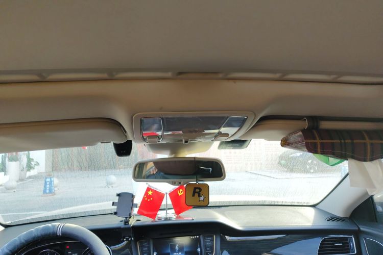 红旗H7 2019款 2.0T 旗舰版中控内饰22