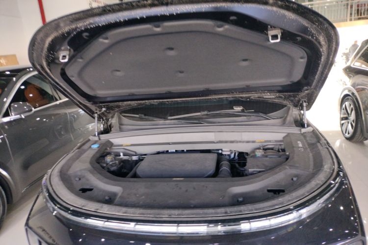 理想汽车 理想L9 2024款 Ultra机舱底盘24