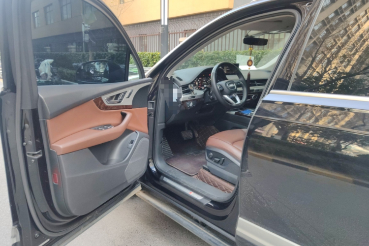 奥迪Q7 2018款 45 TFSI S line运动型中控内饰7003